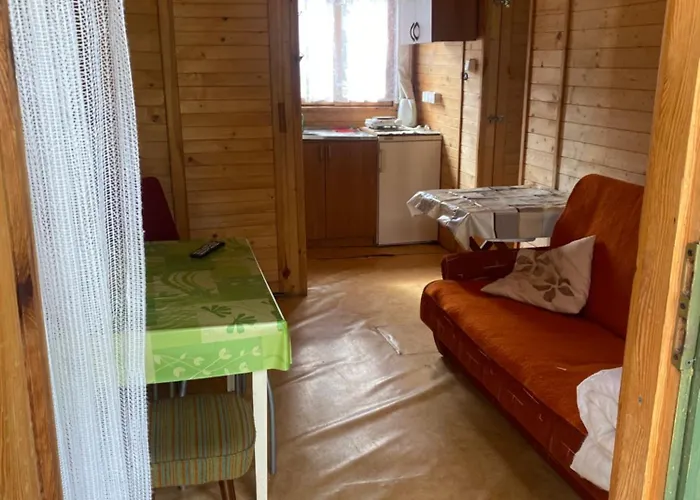 펜션 Szumi 므르제지노